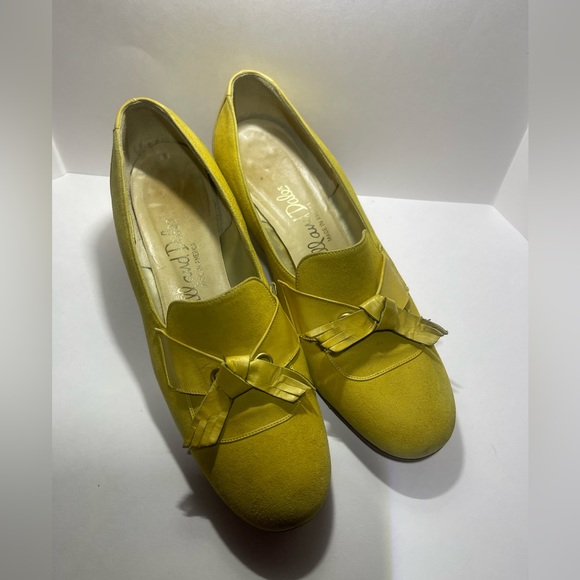 Vintage Hill and Dale heels, heeled loafers, yellow, mustard color. Size 8.5 - Picture 3 of 7